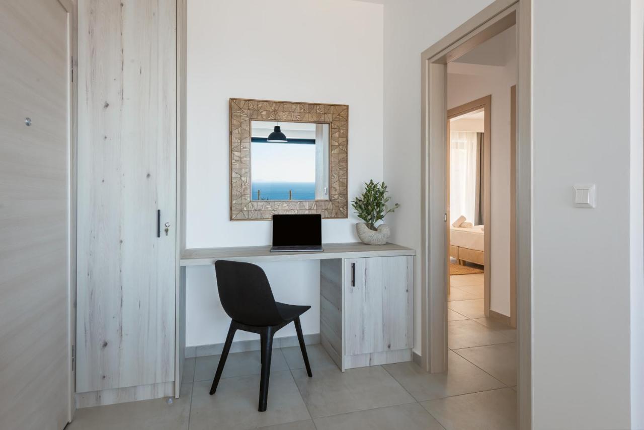 Aquarama Pool Apartments 익시아 외부 사진