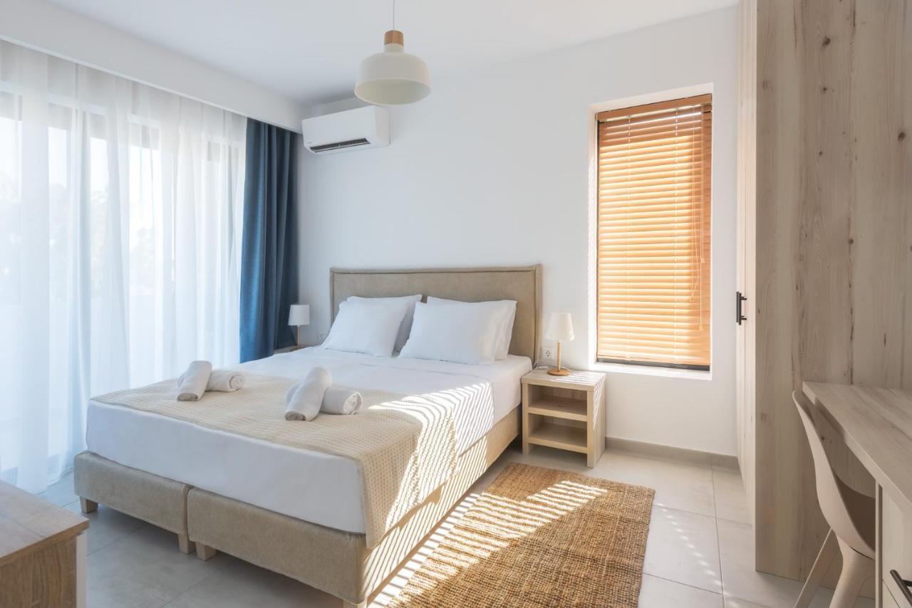 Aquarama Pool Apartments 익시아 외부 사진