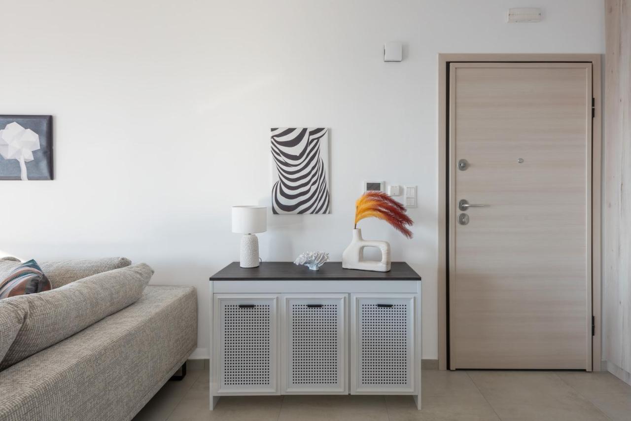 Aquarama Pool Apartments 익시아 외부 사진