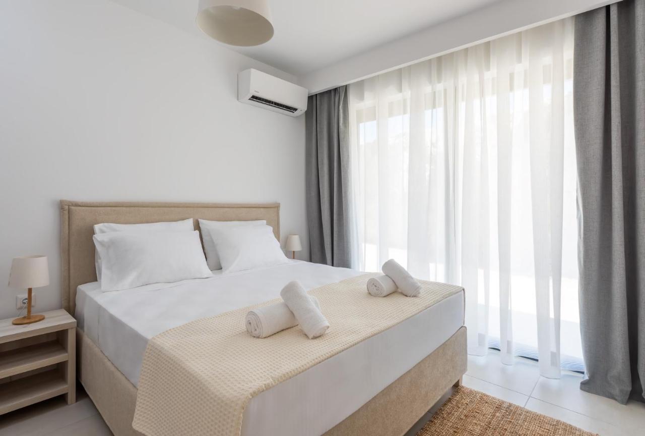 Aquarama Pool Apartments 익시아 외부 사진