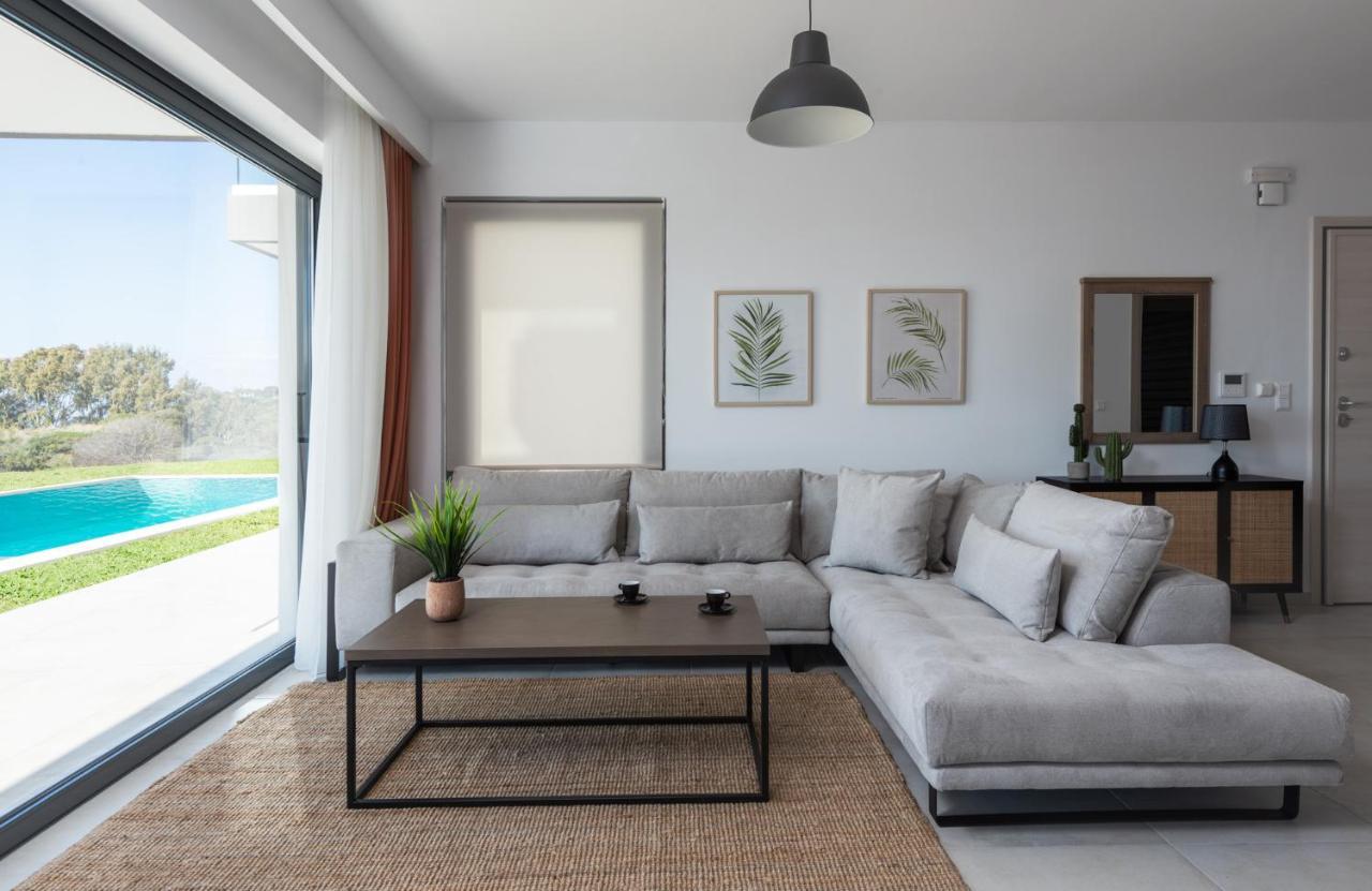 Aquarama Pool Apartments 익시아 외부 사진